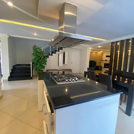 Luxury Private In Apartment
