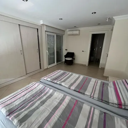 Luxury Private In Apartment